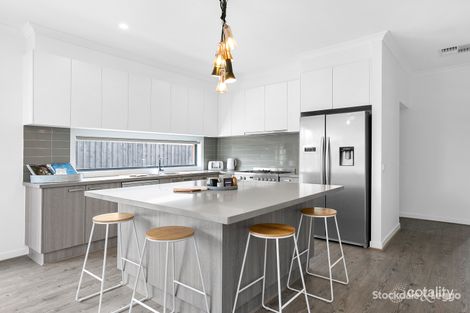 Property photo of 22 Diamond Drive Koo Wee Rup VIC 3981