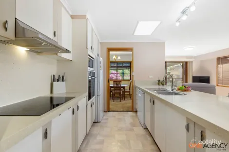 Property photo of 9 Ribbon Gum Close Alfords Point NSW 2234