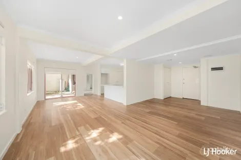 1/139 Port Jackson Cct, Phillip, ACT 2606