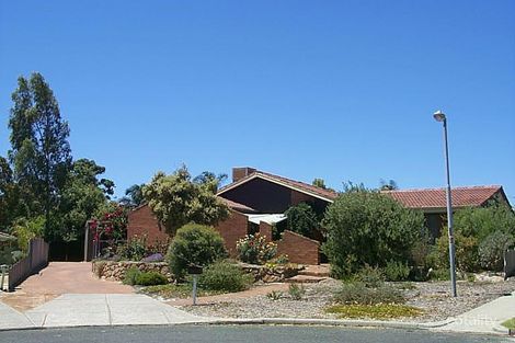 9 Fox Ct, Leeming, WA 6149