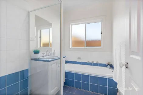 Property photo of 1 Peterho Boulevard Point Lonsdale VIC 3225
