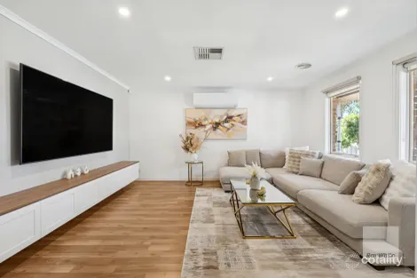 Property photo of 2 Tulip Court Hillside VIC 3037
