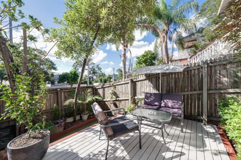 Property photo of 2/21 Richmond Road Morningside QLD 4170
