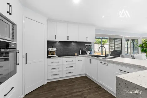 Property photo of 3 Huntingtower Crescent Langwarrin VIC 3910