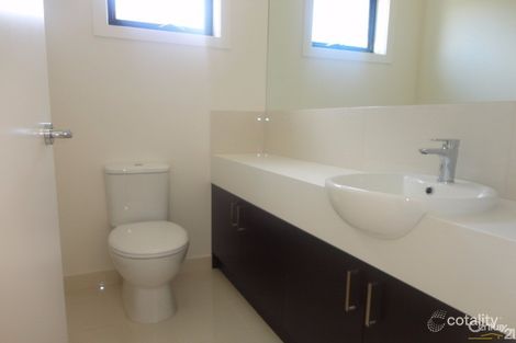 Property photo of 1/122 Kanooka Grove Clayton VIC 3168