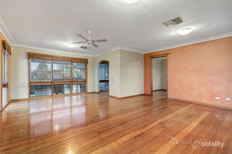 Property photo of 15 Arapilles Drive Templestowe Lower VIC 3107
