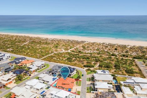 Property photo of 11 Cobblestones Circuit Secret Harbour WA 6173