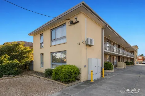 2/13 St Albans Rd, St Albans, VIC 3021