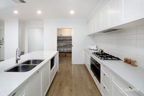 Property photo of 15 Dapple Crescent Clyde North VIC 3978