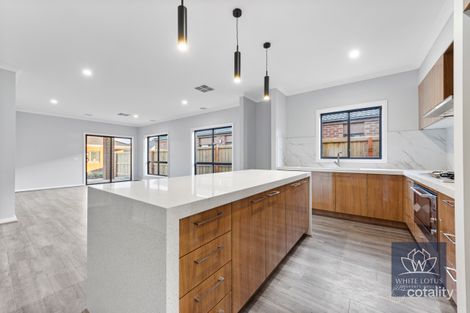 Property photo of 16 Perceval Place Mambourin VIC 3024