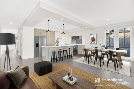 Property photo of 41 Exploration Avenue Werribee VIC 3030