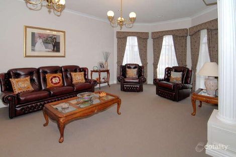 Property photo of 4 Cremorne Grove Taylors Hill VIC 3037