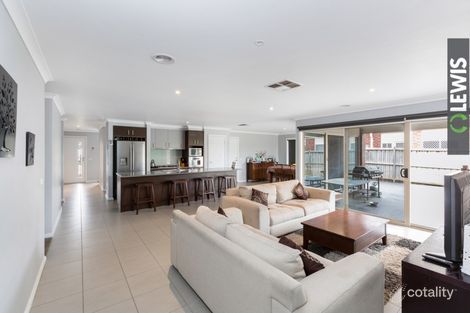 Property photo of 35 Desert Gum Way Brookfield VIC 3338