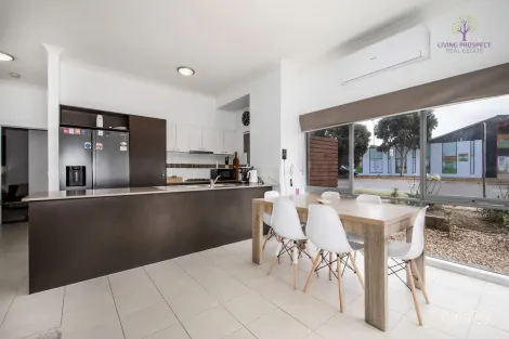 Property photo of 1/45 Tom Roberts Parade Point Cook VIC 3030