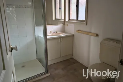 Property photo of 21 Rutland Road Berwick VIC 3806