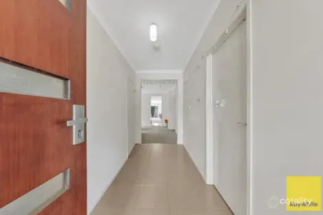 Property photo of 11 Tallgrass Avenue Truganina VIC 3029