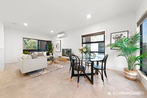 Property photo of 39 Nugget Way Cranbourne East VIC 3977