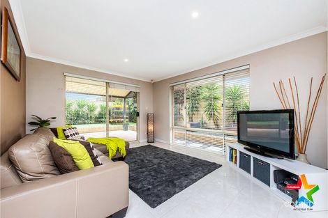 Property photo of 2 Godney Glade Kiara WA 6054