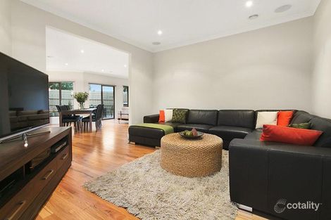 Property photo of 2/19 Diosma Drive Glen Waverley VIC 3150