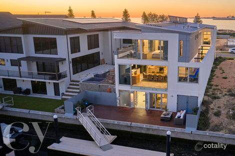 Property photo of 31 Chelydra Point North Coogee WA 6163