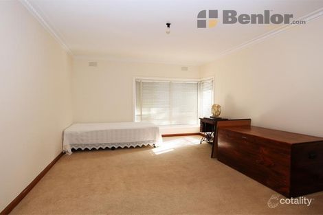 Property photo of 2 Charles Street Werribee VIC 3030