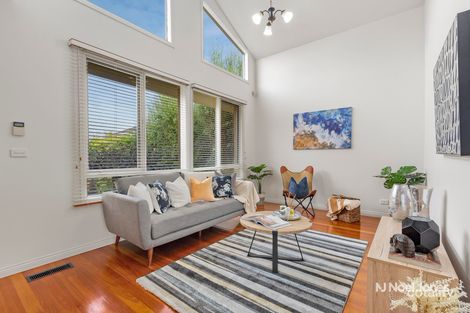 Property photo of 2/5 Bellara Street Doncaster VIC 3108