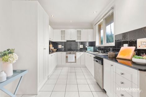 Property photo of 2/5 Bellara Street Doncaster VIC 3108