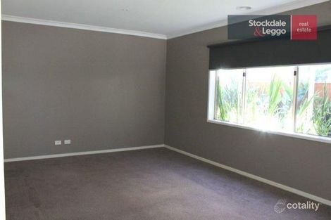 Property photo of 34 Gallery Way Pakenham VIC 3810