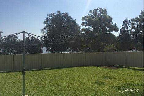 Property photo of 33 Rushton Drive Kanahooka NSW 2530