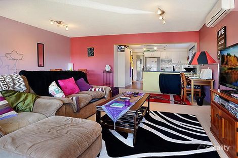 Property photo of 2/11 Raby Road Coorparoo QLD 4151