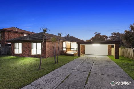 Property photo of 25 Isaac Smith Crescent Endeavour Hills VIC 3802