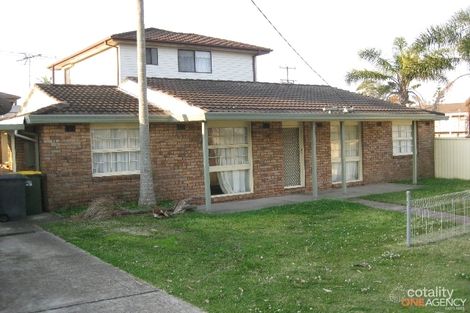 1 Middle St, Caves Beach, NSW 2281