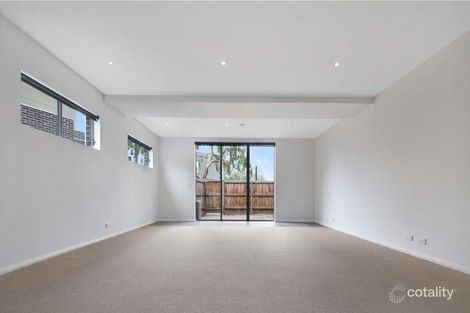 Property photo of 1/2 Vangelica Way South Morang VIC 3752