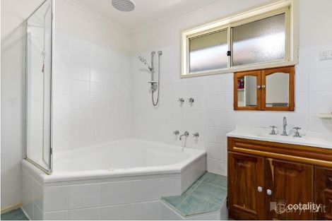 Property photo of 30 Lurline Street Cranbourne VIC 3977
