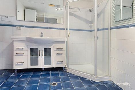 Property photo of 2/11 Raby Road Coorparoo QLD 4151