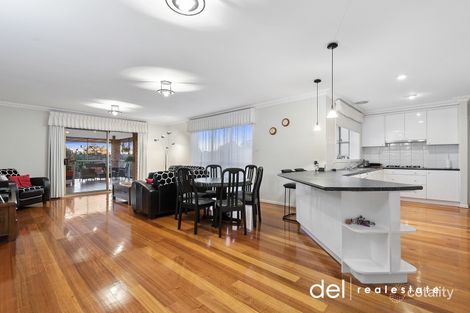 Property photo of 25 Barnsley Drive Endeavour Hills VIC 3802
