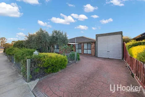 22 Wilson Rd, Melton South, VIC 3338