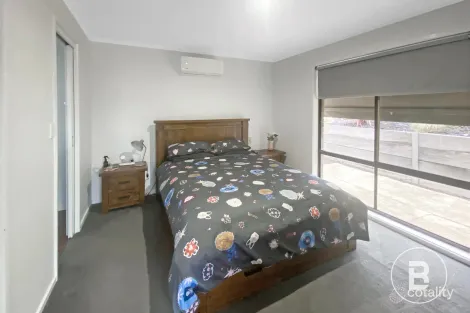 Property photo of 8 Taplan Court Golden Square VIC 3555