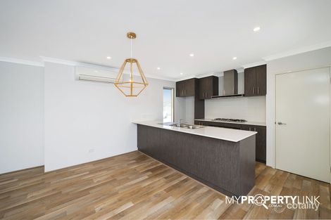 8/22 Scrubwren Cct, Alkimos, WA 6038