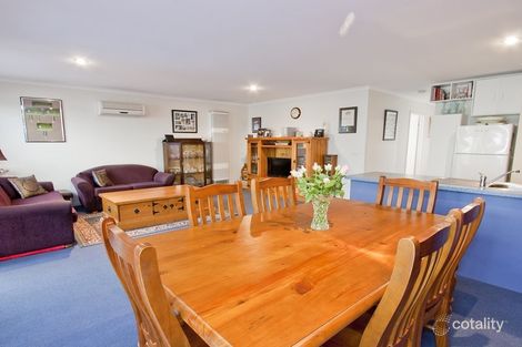 18 Bow Cres, Manor Lakes, VIC 3024