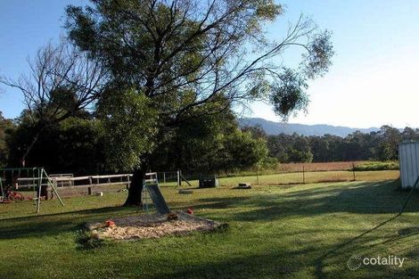 Property photo of 27 Tartarian Crescent Bomaderry NSW 2541