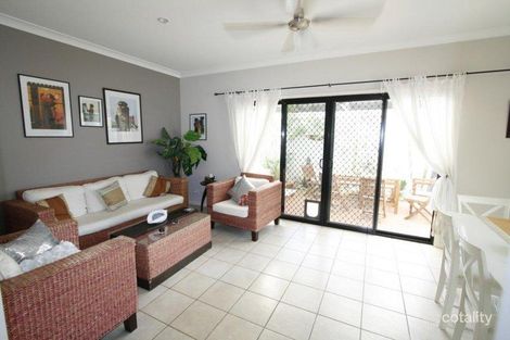 Property photo of 2/6 Crombie Avenue Surfers Paradise QLD 4217