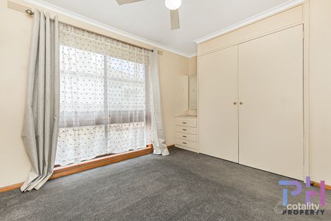Property photo of 2/146 St Aidans Road Kennington VIC 3550