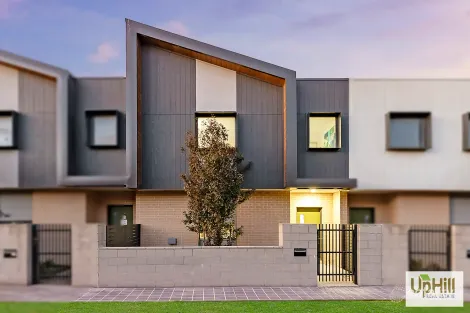 Property photo of 11 Valrena Way Pakenham VIC 3810
