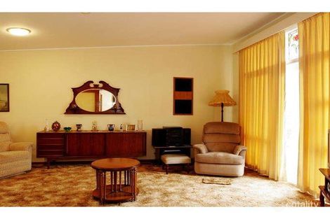 Property photo of 43 Collarena Crescent Kahibah NSW 2290