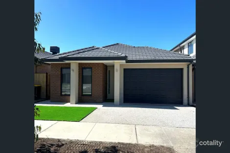 18 Heifer Ave, Clyde North, VIC 3978