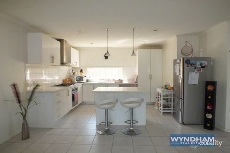 Property photo of 30 Hindmarsh Drive Manor Lakes VIC 3024