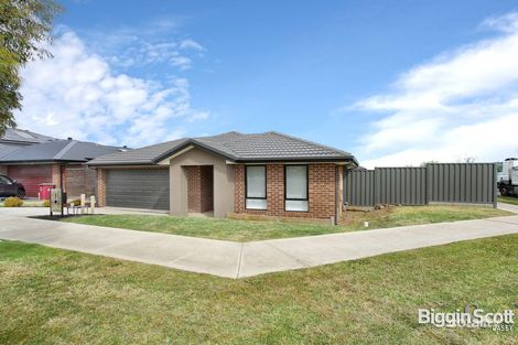 40 Asteria Cres, Cranbourne West, VIC 3977