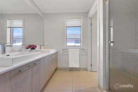 Property photo of 5 Eastbury Street Keysborough VIC 3173