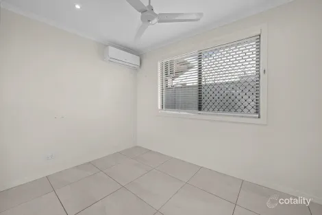 Property photo of 27 Dawn Parade Miami QLD 4220